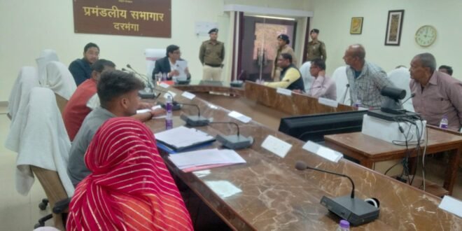 • आयुक्त की अध्यक्षता में हुई जनसुनवाई     • जनसुनवाई में 20 से अधिक मामलों की सुनवाई, त्वरित एवं पारदर्शी समाधान के लिए दिए निर्देश… 