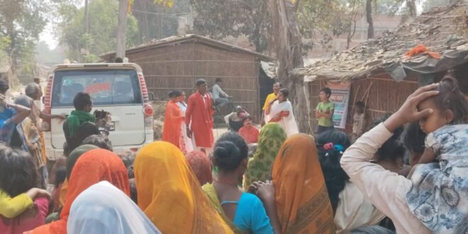 • हसनपुर प्रखंड में कलाकारों के द्वारा नुक्कड़ नाटक के माध्यम से दिव्यांगजनों को सरकारी लाभ लेने हेतु प्रेरित किया गया।     • रिपोर्ट- निरंजन जायसवाल, समस्तीपुर