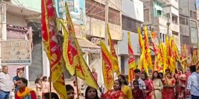 महावीर जयंती पर हसनपुर बाजार में निकाली गई भव्य शोभायात्रा      रिपोर्ट- निरंजन जायसवाल समस्तीपुर