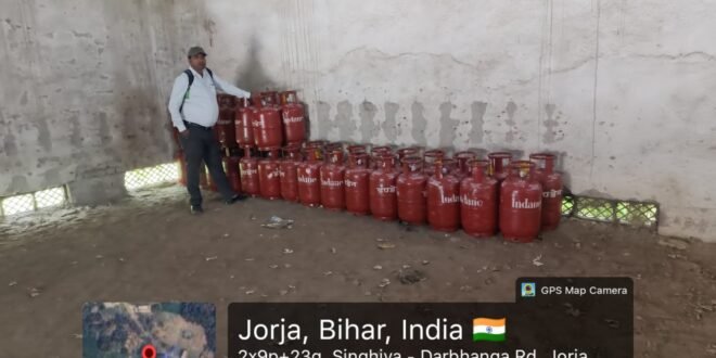 • शनिवार को 24 हजार से अधिक एलपीजी गैस सिलेंडर होगा वितरण  • वरीय पदाधिकारी द्वारा 04 गैस एजेंसी तथा 07 अन्य जगहों का किया गया औचक निरीक्षण