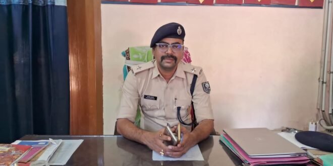 • पुलिस निरीक्षक सुनील कांत बने हसनपुर थाना के नए थानाध्यक्ष     • निरंजन जायसवाल की रिपोर्ट